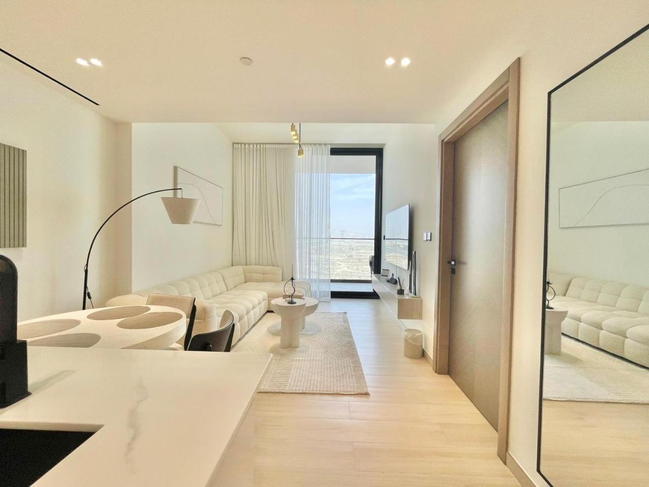 Calm 1br Jvc Pool, Balcony, Parking Apartment
